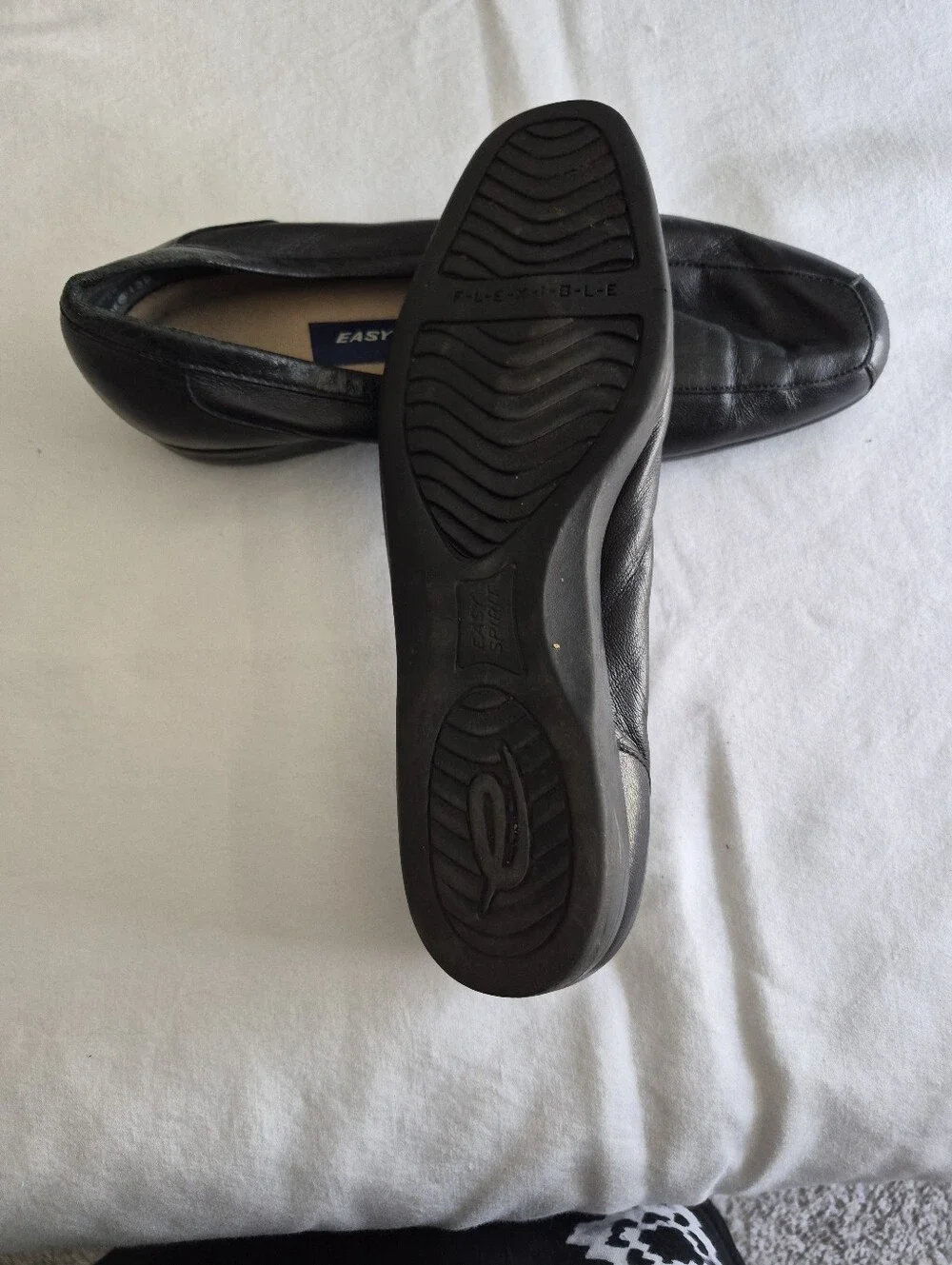 Easy Spirit Womens Black Slip-On Leather Loafers
